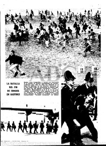 Página gráfica con los disturbios en Hastings, Inglaterra, publicada 05/08/1964