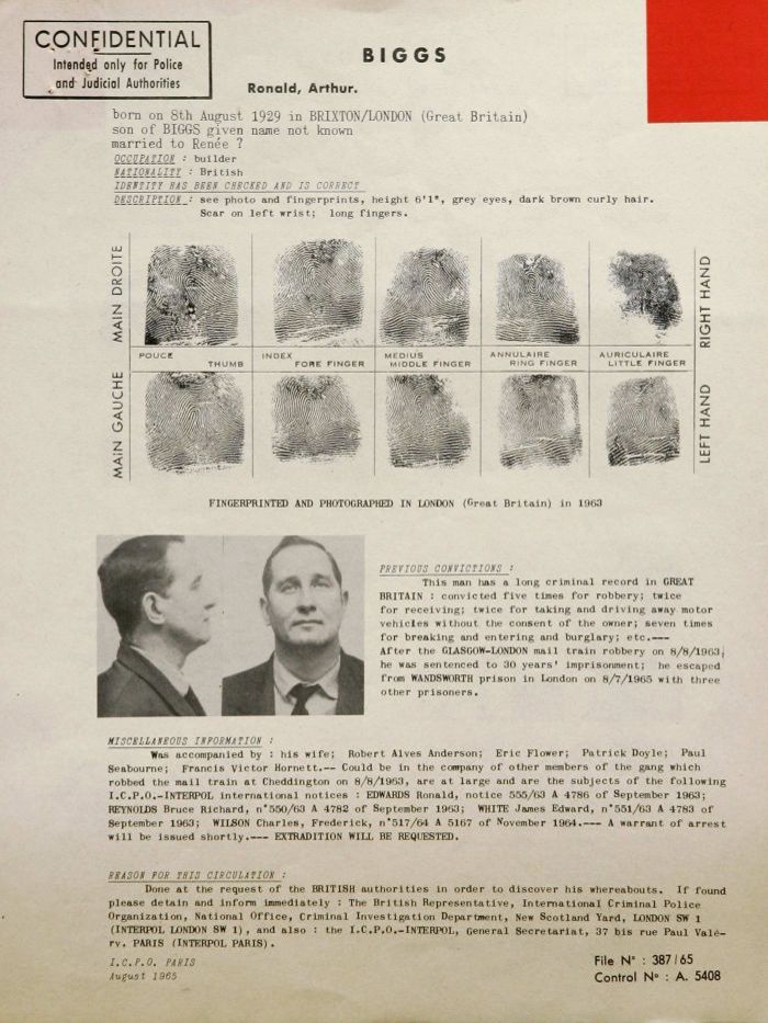 Orden internacional de búsqueda de Interpol / Interpol's wanted notice