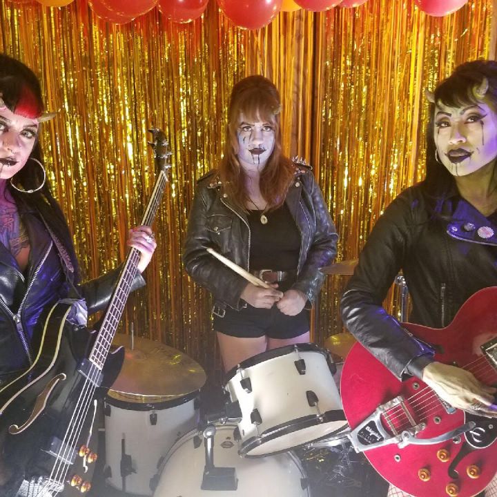 The Toxenes: Electric Shoc video