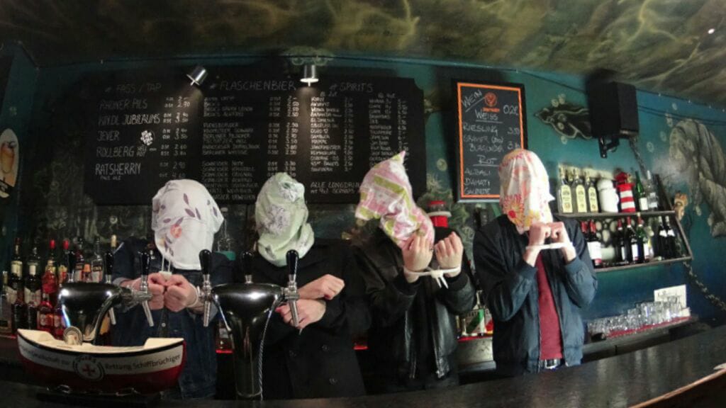 The Offenders: Wie Geht's? videoclip from Heart of Glass lp (2018)