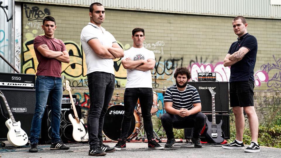 Erasoka: Im Really Sorry es la cancion adelanto del nuevo LP "Pausoak Hamar" producido por Tough Ain’t Enough Records / I’m Really Sorry, Tough Ain’t Enough Recordsen eskutik argitaratutako “Pausoak Hamar” LP berriko aurrerapen abestia. / I’m Really Sorry, a new release of the LP “Pausoak Hamar” promoted by Tough Ain’t Enough Records.