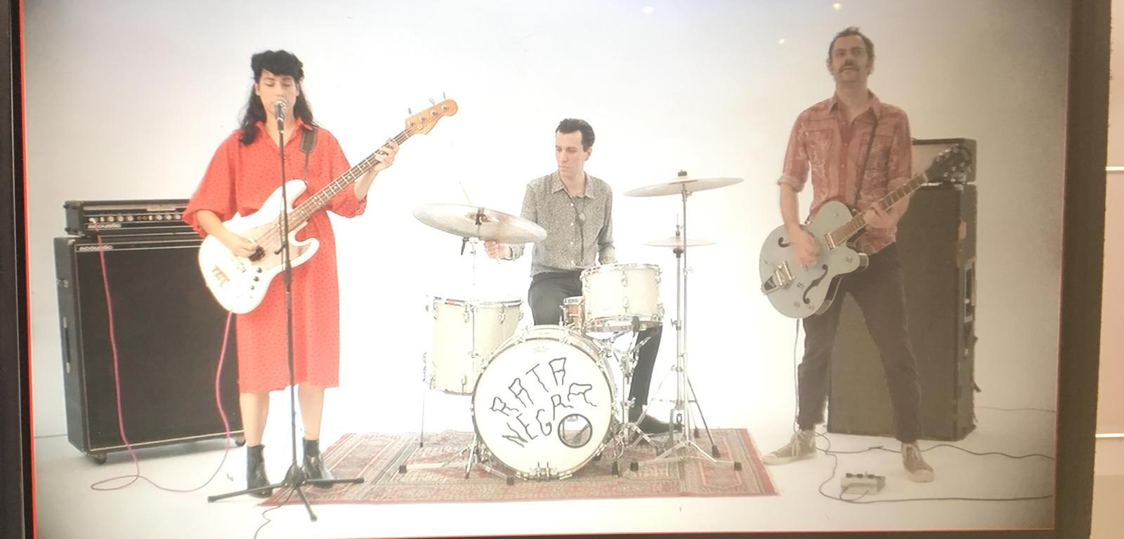 Vídeo musical de la canción "Nada va a permanecer dorado", segundo single extraído de 'Justicia Cósmica' 82018) de Rata Negra