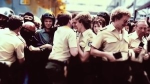 Policía local presente en las concentraciones punksen Elberfeld (Wuppertal) en 1982