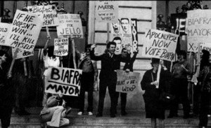 Mitin de Biafra en el ayuntamiento