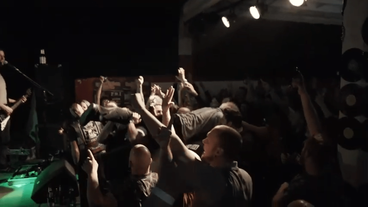 Vídeo de "Deine Liebe" de Aggressive, canción extraída de su disco 'Stick Together' (2018)