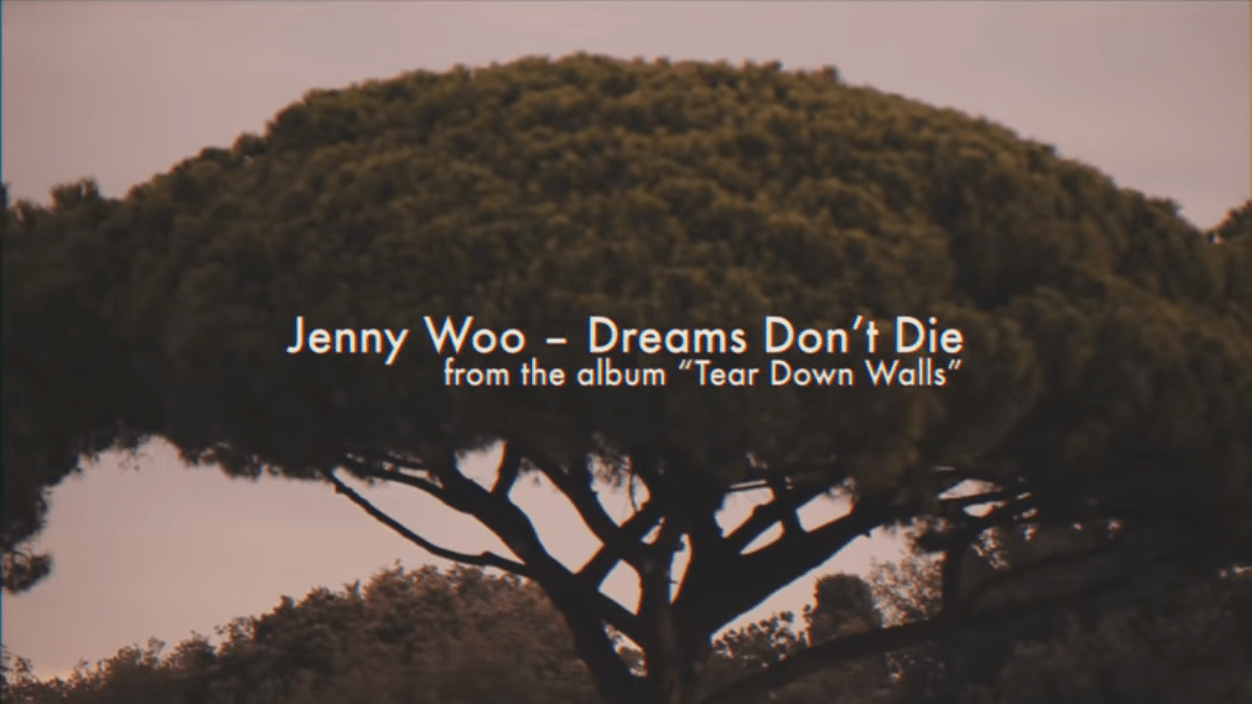 Vídeo de "Dreams Don't Lie " de Jenny Woo, de su disco 'Tar Down Walls'