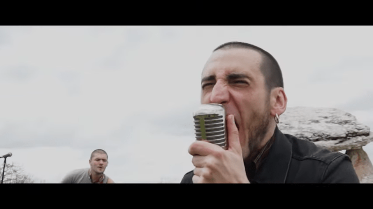 Vídeo de "Agur eta Ohore" de Kaleko Urdangak, canción correspondiente a su split junto a Vis Vires (2019)