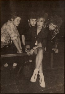 1 hoja entrevista en Sounds con The Partisans, en septiembre de 1982