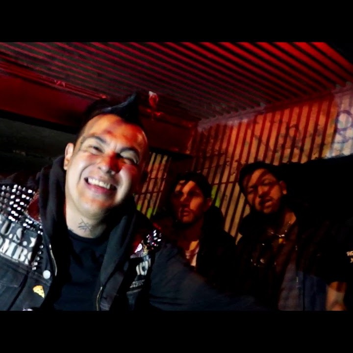 Vídeo de la canción "Suburibos" perteneciente al disco 'Poison and We Don't Care' de The Rattlesnake