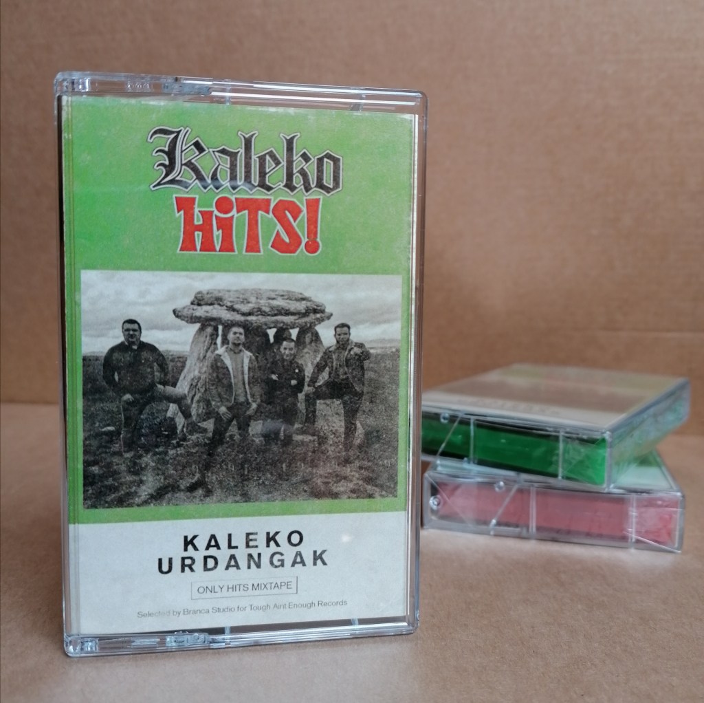 Una selección de 16 canciones de Kaleko Urdangak en formato cassette
