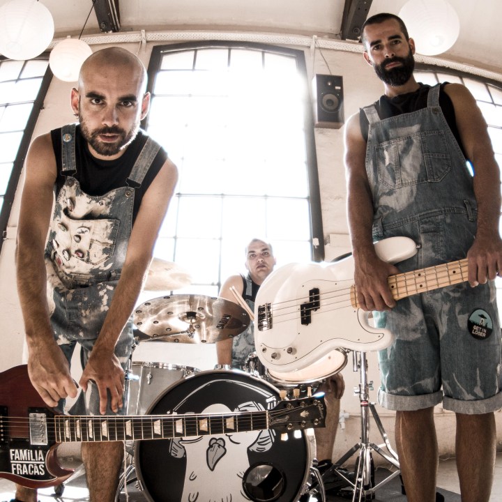 Família Fracàs: punk rock desde Terrasaa