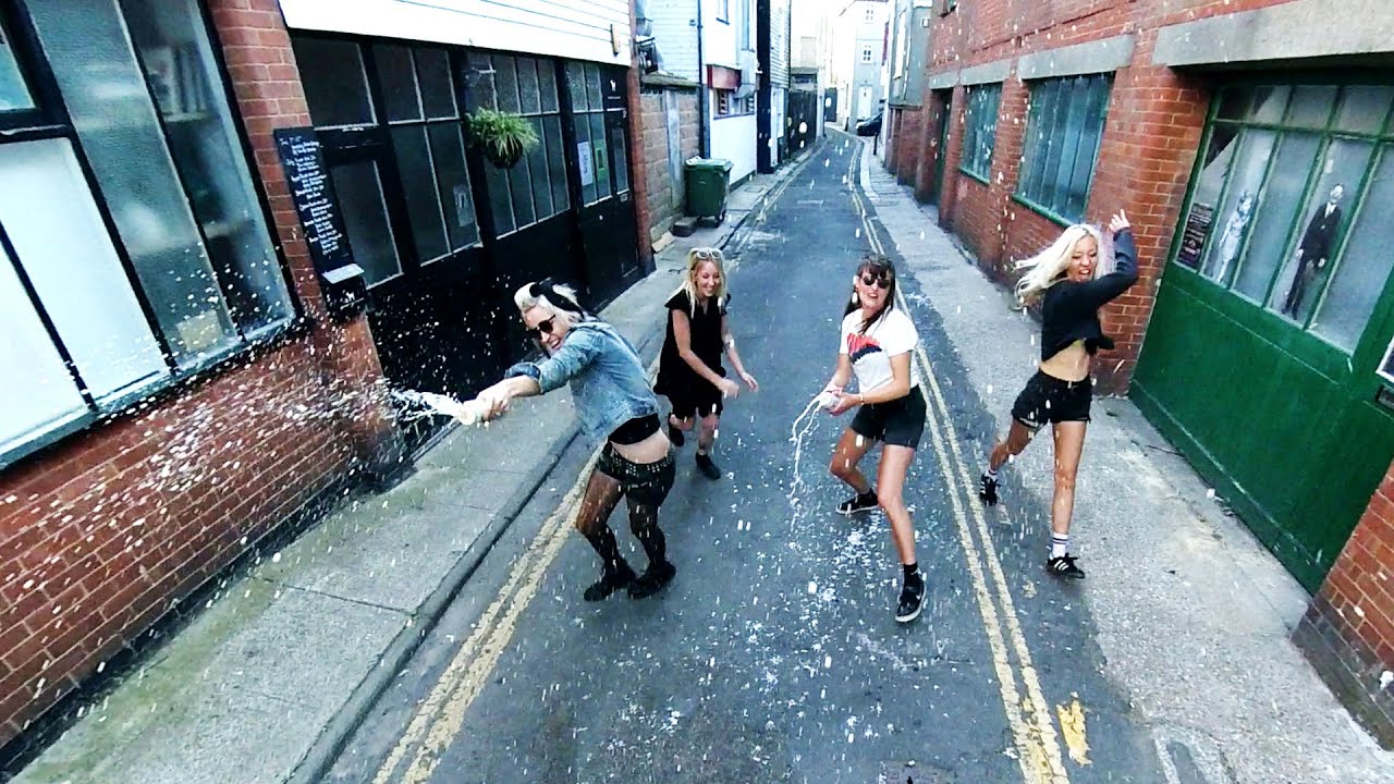 Vídeo de "Nostalgia" de Maid of Ace, canción que está incluida en su disco 'Live Fast or Die' (2020)