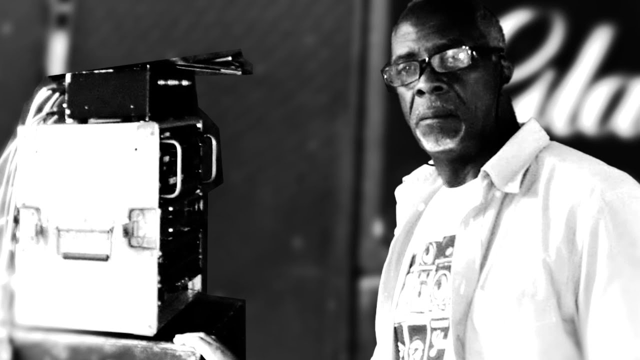 Vídeo de la canción "Gladdy At Carnival" de Gladdy Wax