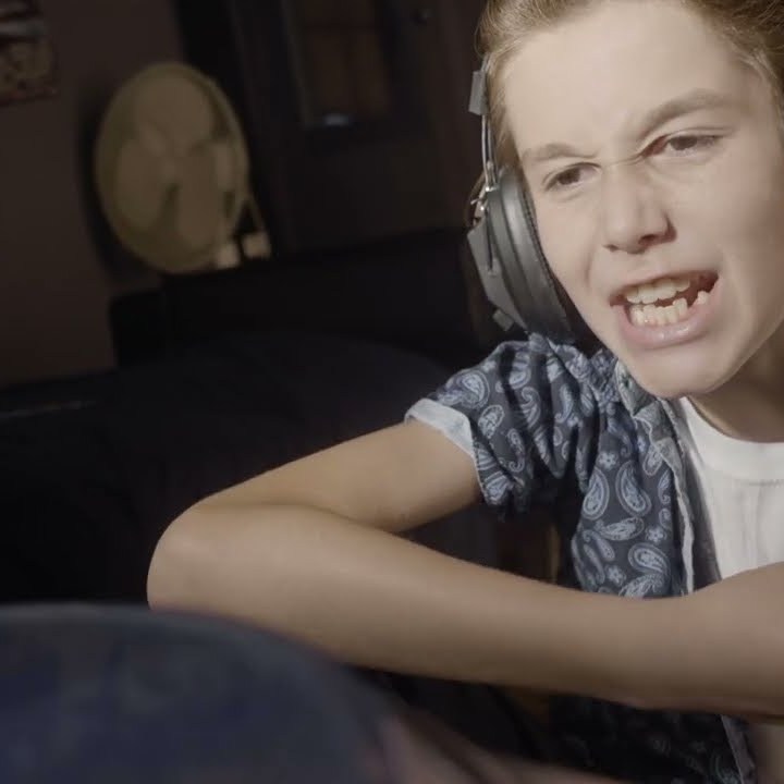 Videoclip de la canción "Good As Gold" de Dropkick Murphys, que está incluida en su disco 'Turn Up That Dial' (2021)Videoclip de la canción "Good As Gold" de Dropkick Murphys, que está incluida en su disco 'Turn Up That Dial' (2021)