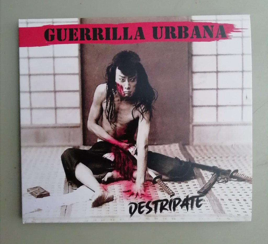 Portada del disco 'Destrípate' de Guerrilla Urbana (2021)