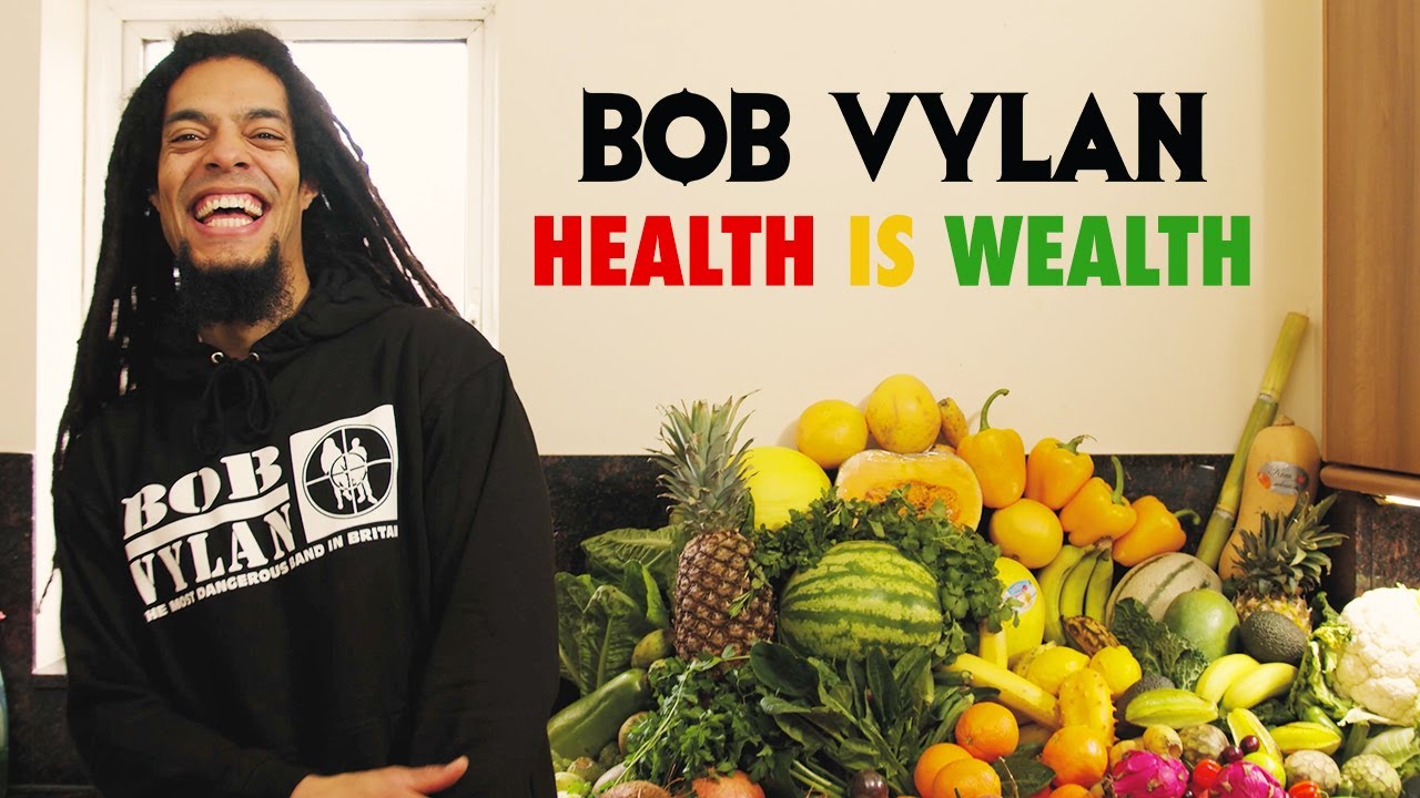 Videoclip de la canción "Health Is Wealth" de Bob Vylan (2022)
