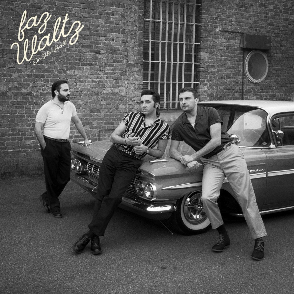 Portada del disco 'On The Ball' de Faz Waltz (2022)