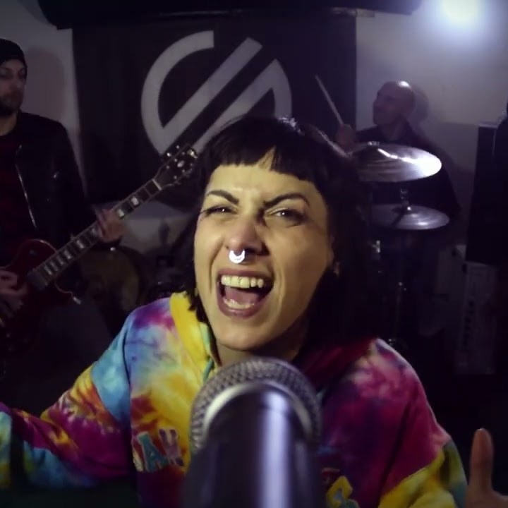 Videoclip de la canción "Pyromaniac" de Svetlanas (2022)