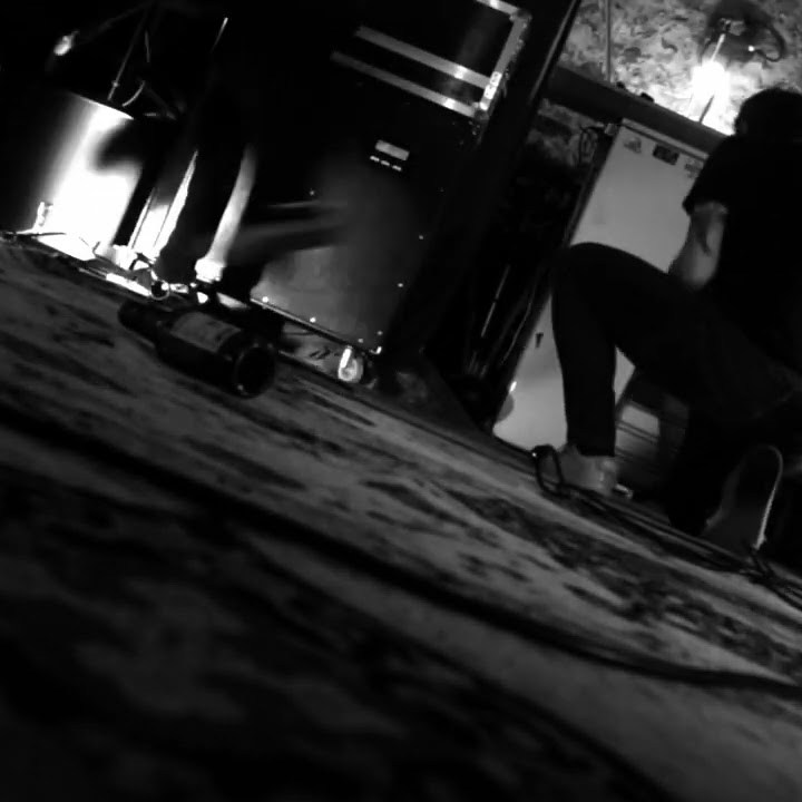 Video de la canción "Portland" de California Dogs, que está incluida en su EP 'Tie and Die' (2022)Video de la canción "Portland" de California Dogs, que está incluida en su EP 'Tie and Die' (2022)