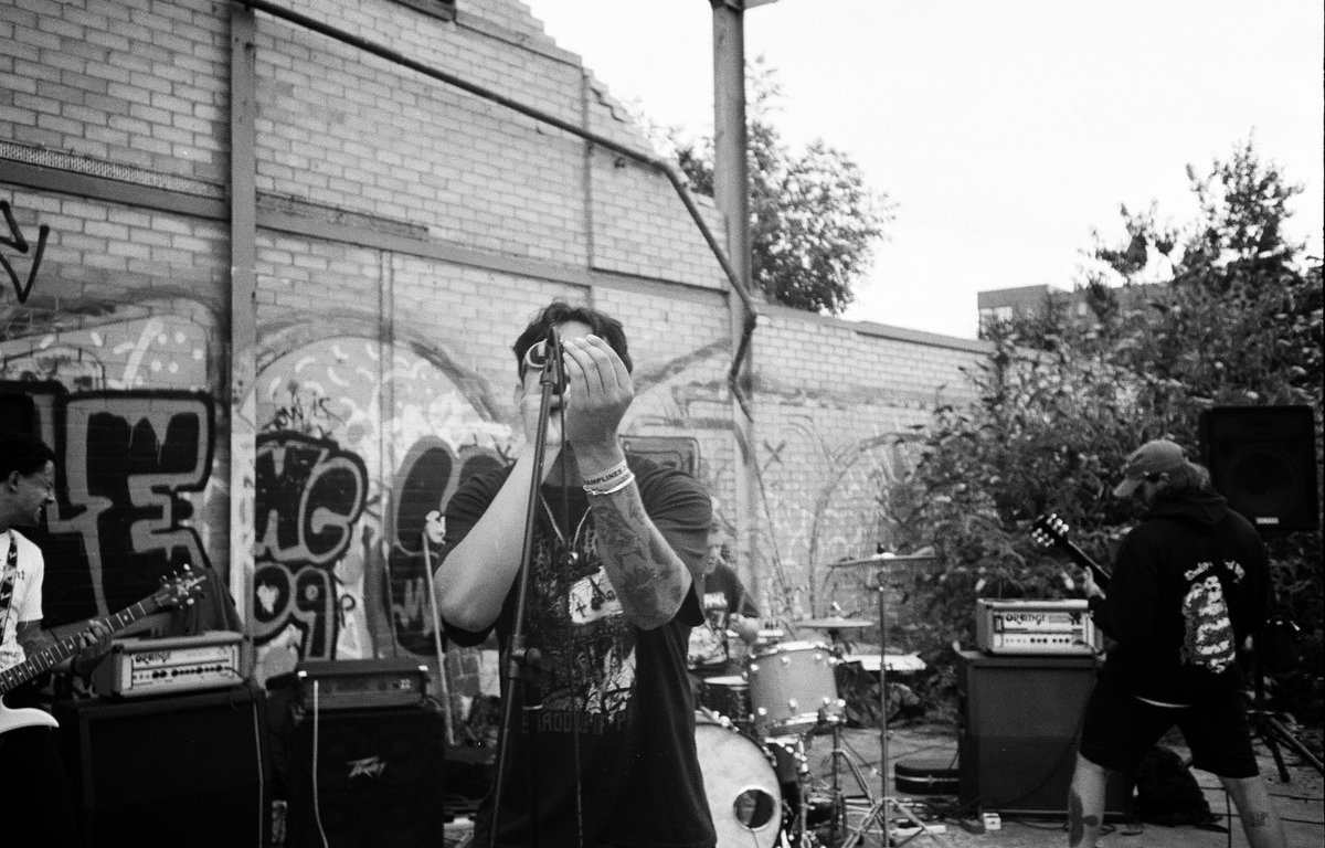 T.S. Warnispe: hardcore band from UK