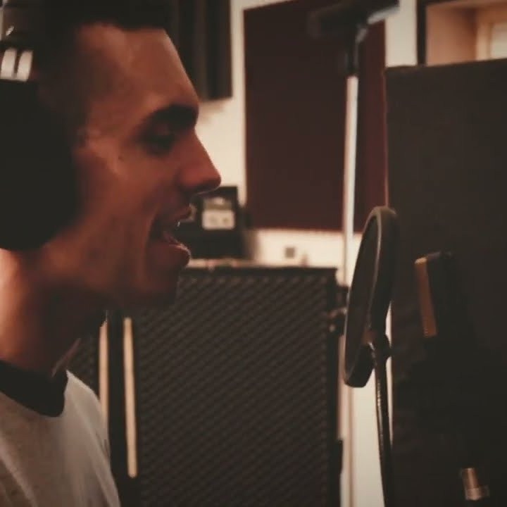 Vídeo de la canción "Johnny Too Bad" de The Slickers pero en versión de Revenja