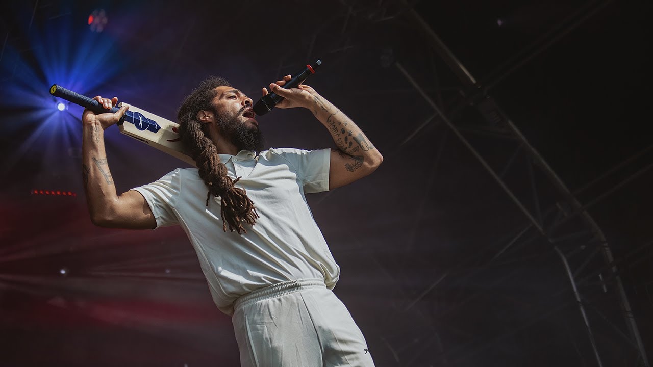 Vídeo de la canción "Big Dream" de Bob Vylan (2023)