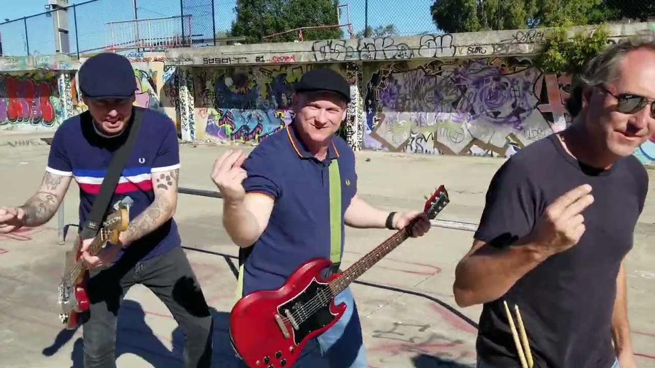 Vídeo de la canción "Lets Dance" de Shandy, forma parte del disco 'Hard Yakka' (2023)