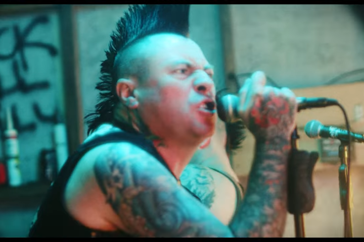 Videoclip de la canción "Nobody's Fool" que está incluida en el EP 'Stand Tall' de Topnovil