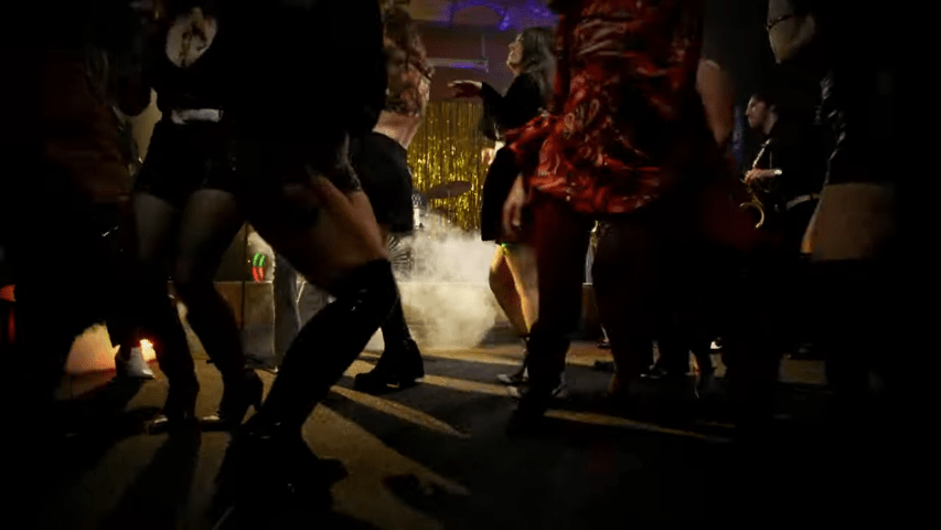 Videoclip de la canción "Gimme The Grease" de Jim Jones All Stars, que estará incluida en su disco 'Ain't No Peril' (2023)