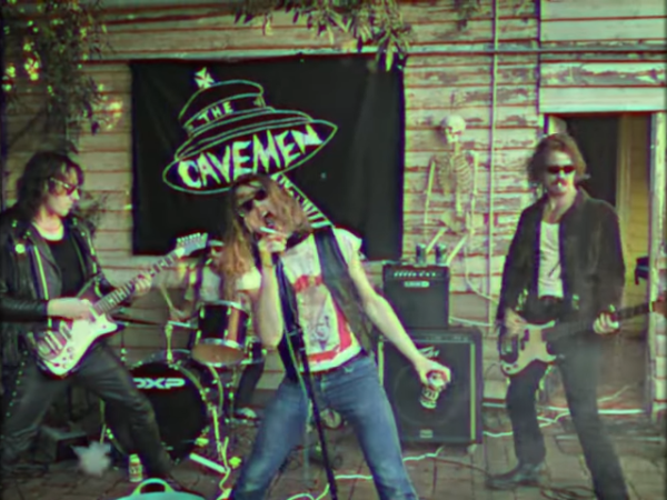 The Cavemen estrenan vídeo de «Booze, Ciggies ‘n Drugs»